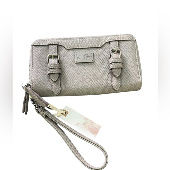 Jessica Simpson’s women large zip around wallet. - Picture 6 of 6